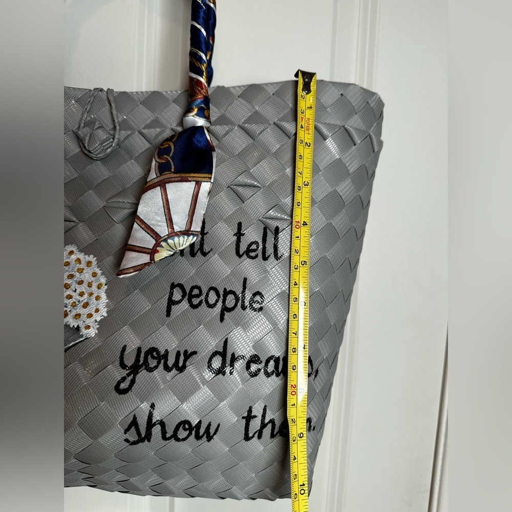 Gray Woven plastic Tote Bag with Artistic Design - Picture 9 of 10